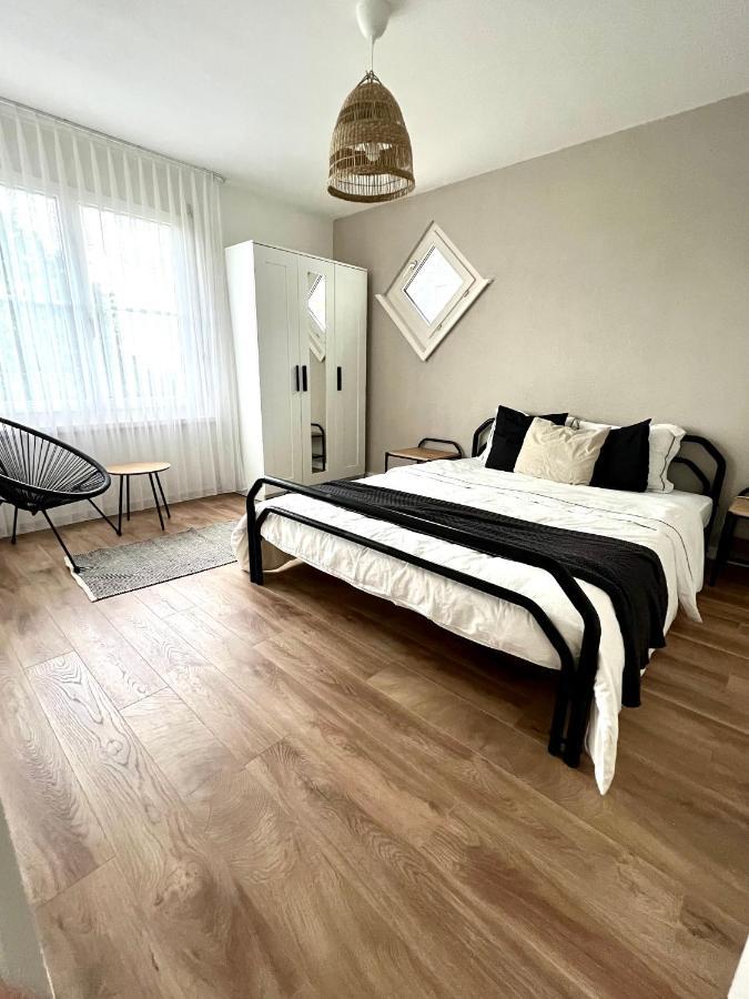 Black&White Apartment Uzwil Esterno foto